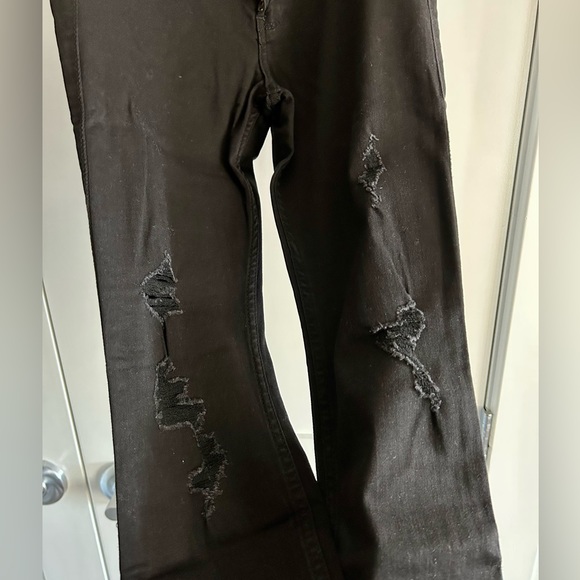 Hollister Black Low Rise Ripped Jean - Picture 2 of 8